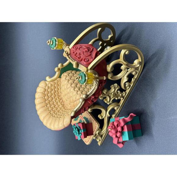 Hallmark Keepsake Ornament. Santa's Sleigh - Picture 5 of 13